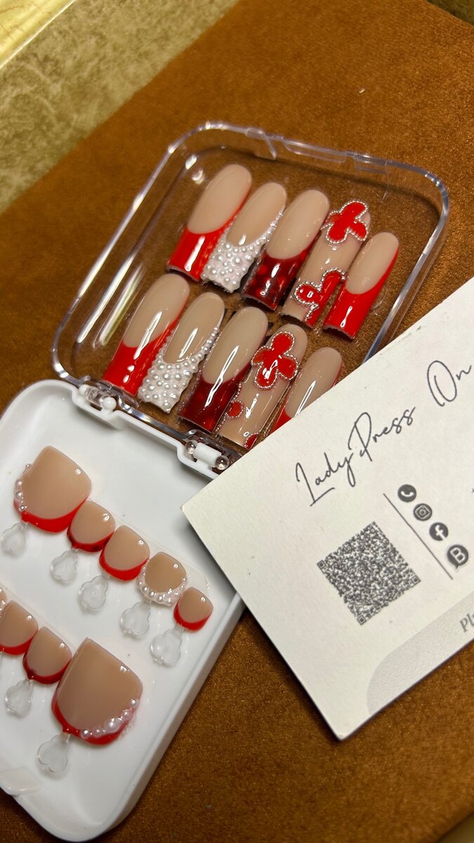 Van cleef press on (L)