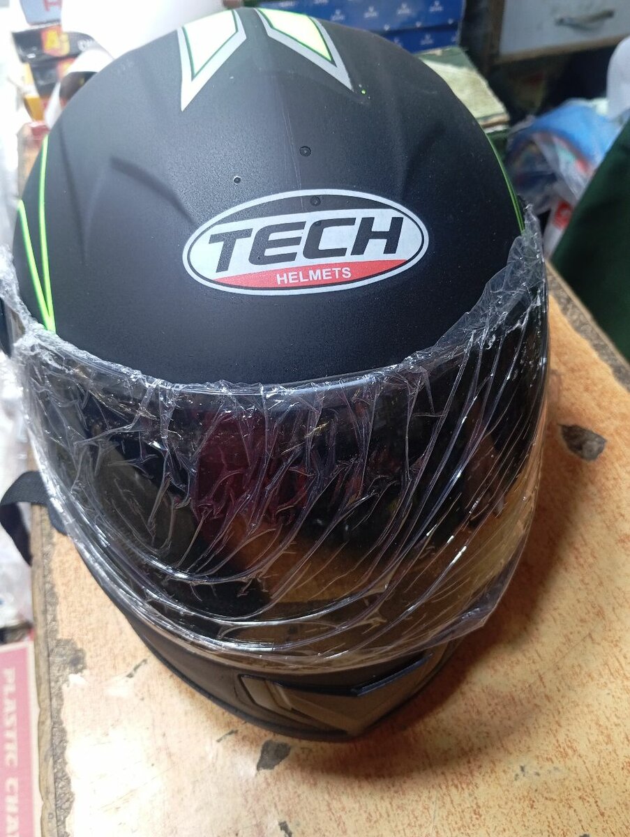 Helmet tech