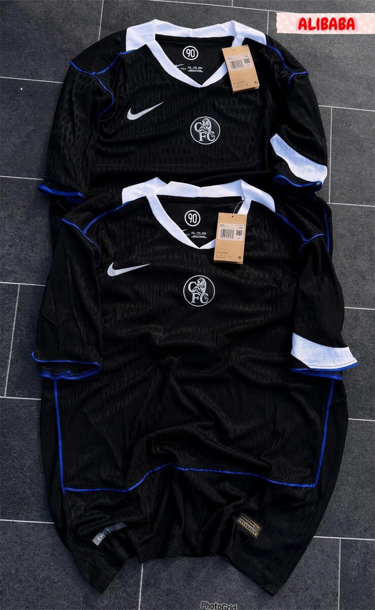 Maillot de football noir élégant