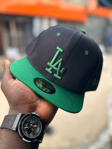 Casquette sport noir et vert