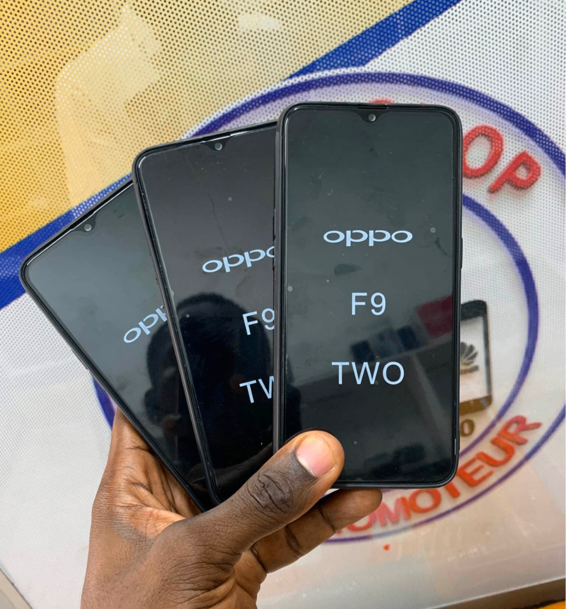 OPPO F9 CASI NEUF (256GB ) 2SIM