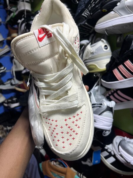 Chaussures Nike SB Blanc