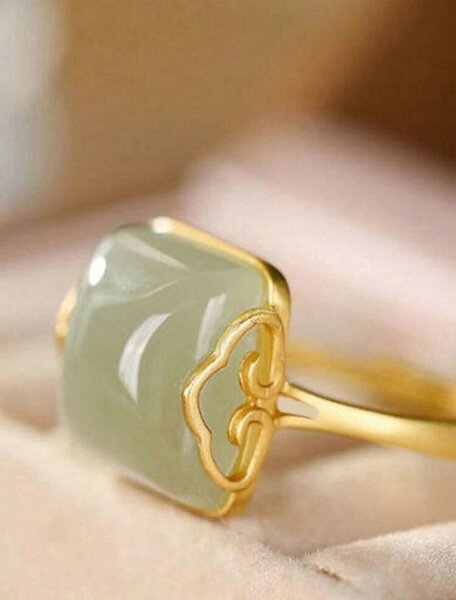 Bague en Jade Élégante