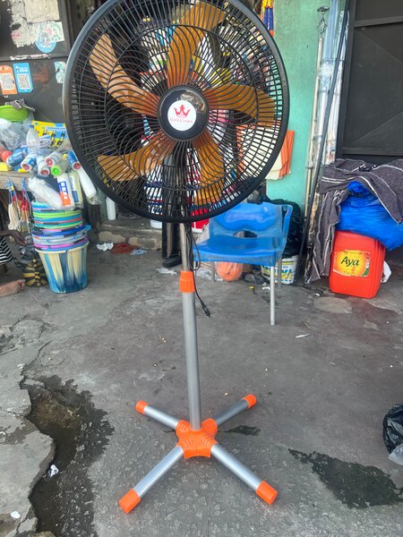 Ventilateur sur pied réglable