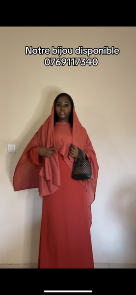 Robe élégante longue fluide