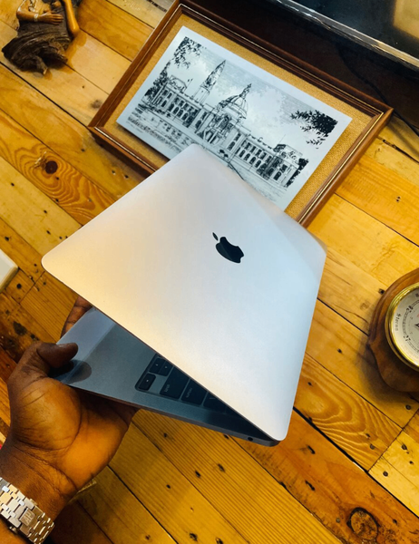 (2020) MacBook Air