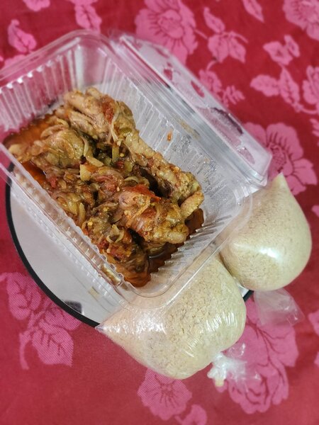 Pattes de poulet avec attieke