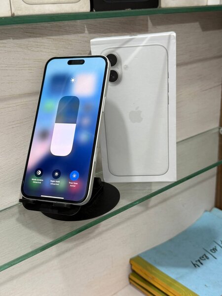 iPhone 16 plus 128gb avec cart