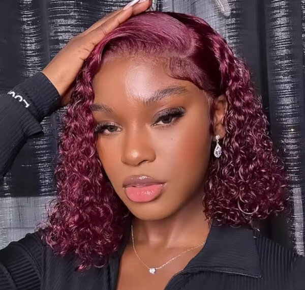 Perruque bouclée colorée