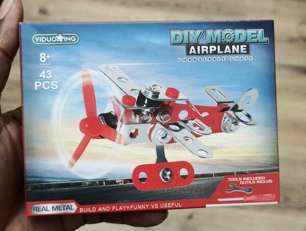 Maquette d'Avion en Métal 3D