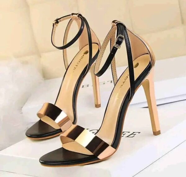 Sandales à talons pour femmes
