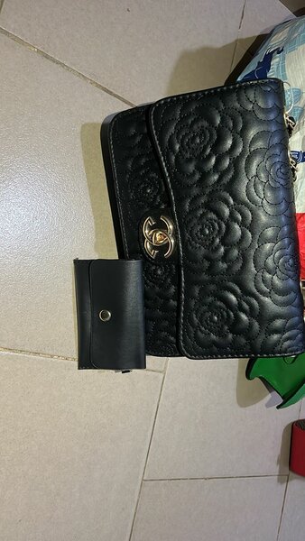 Sac à main noir élégant