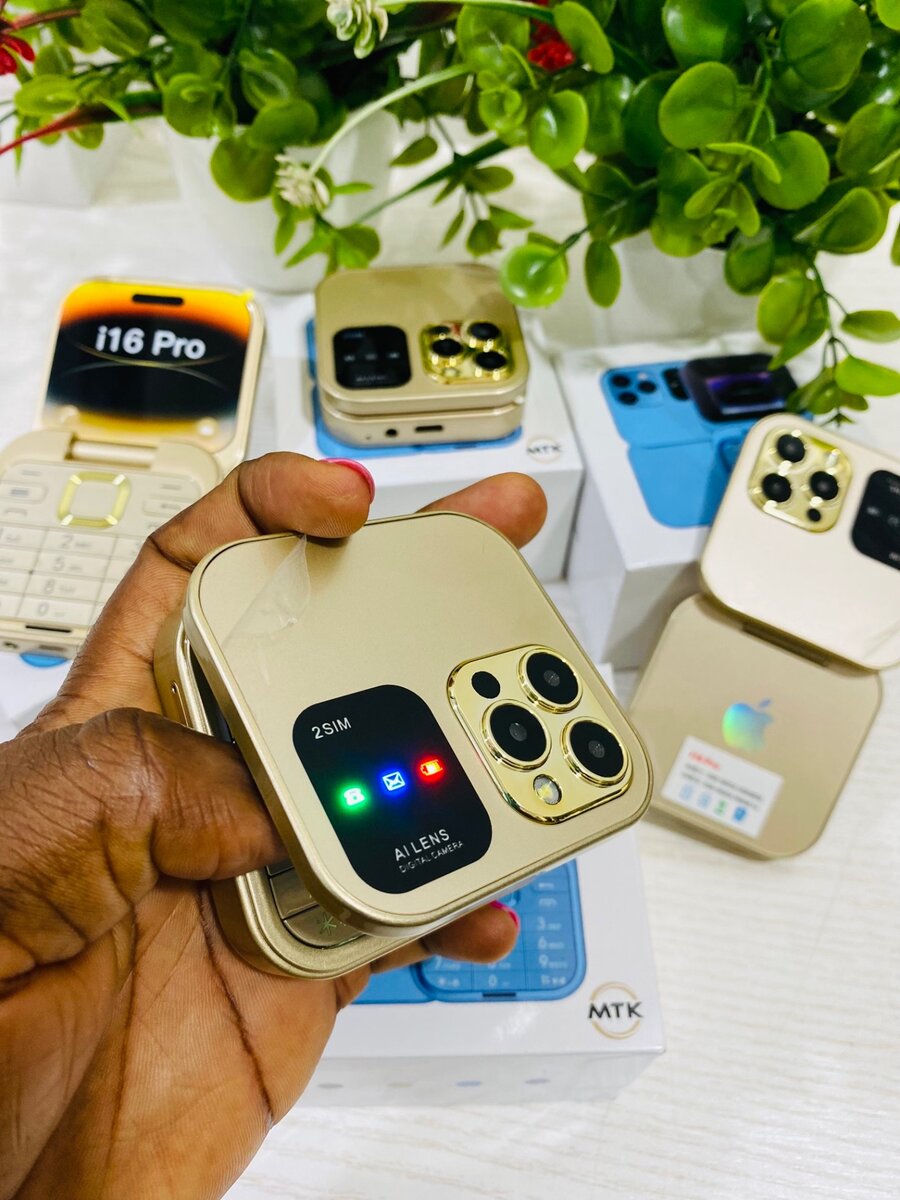 i16 pro flip 2G. Gold