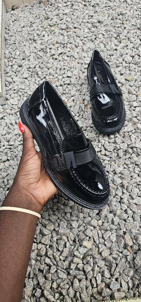Mocassins noirs en cuir verni