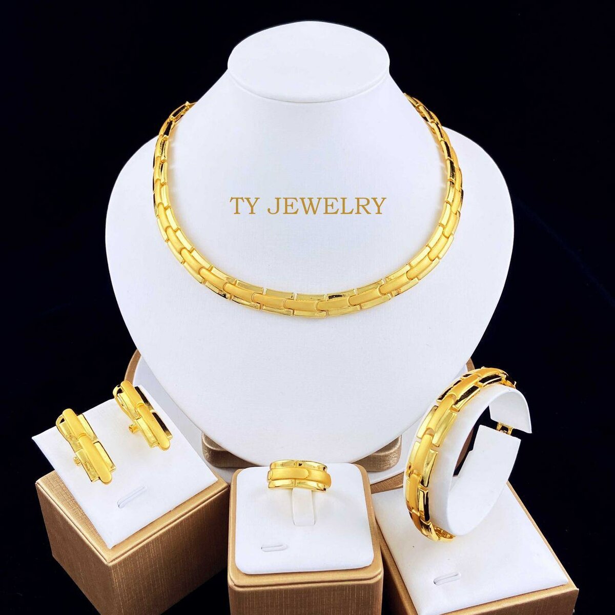 Parure en or élégante