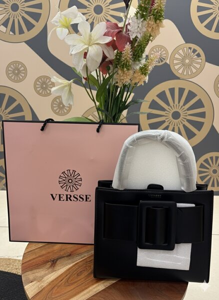 Sac à main chic en cuir noir