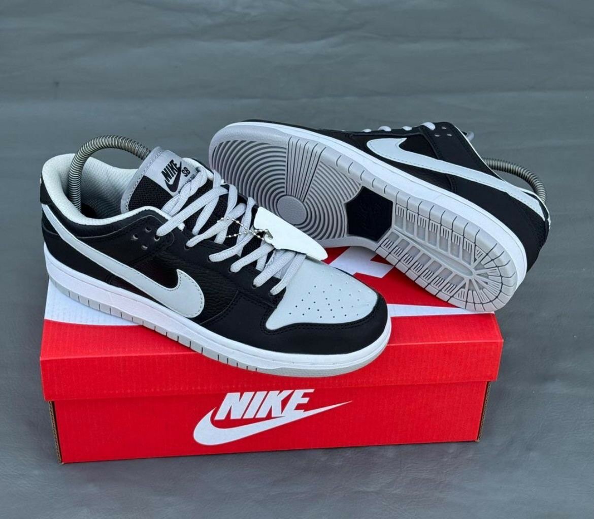 Nike Dunk Low Noir et Blanc