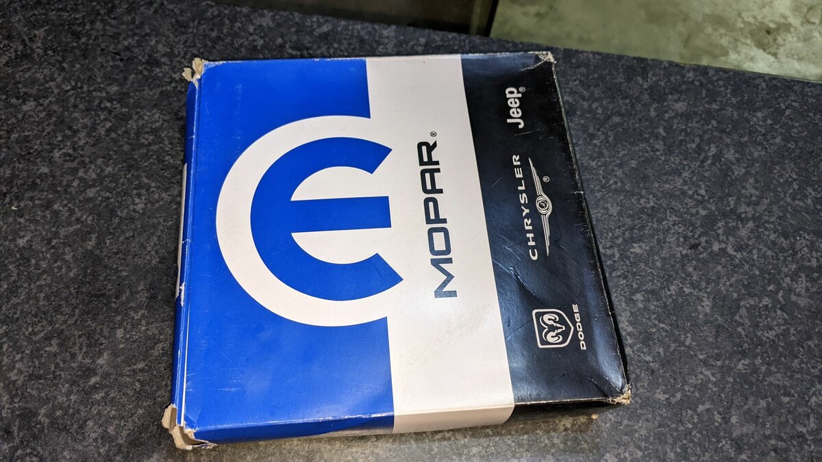 Engine Air Filter For Jeep Grand Cherokee WK2 & Dodge Durang