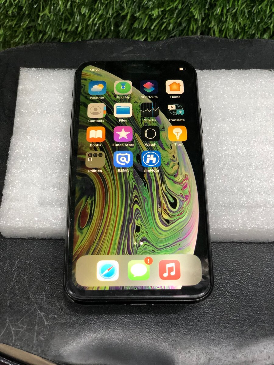 iPhone X , Xs 64GB