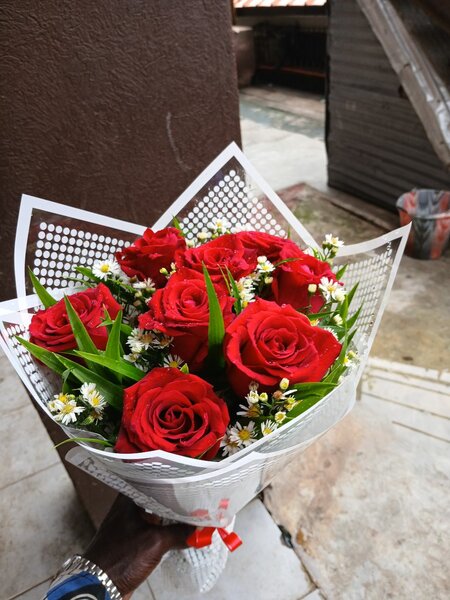 Bouquet de Roses Rouges Éclatantes
