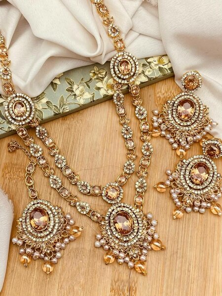 Ladies wedding set Necklace and earrings