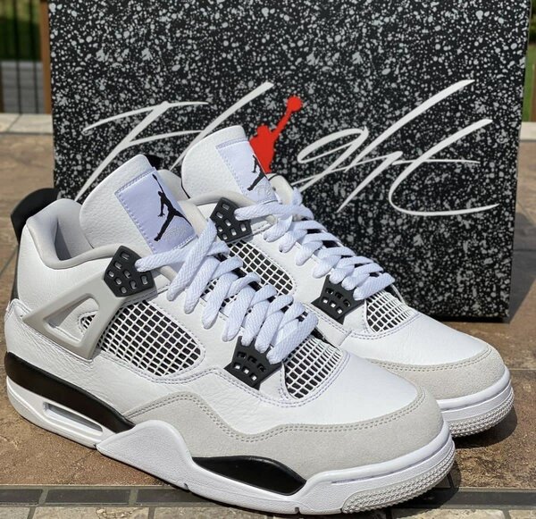 Jordan rétro 4