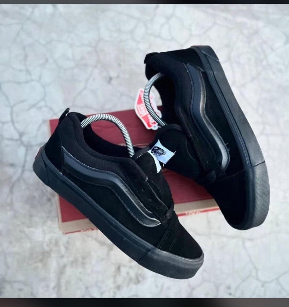 Baskets Noires et Blanches Style Urbain