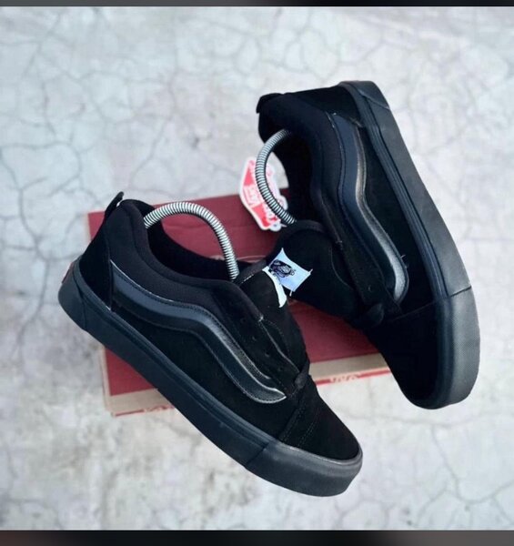 Baskets Noires et Blanches Style Urbain