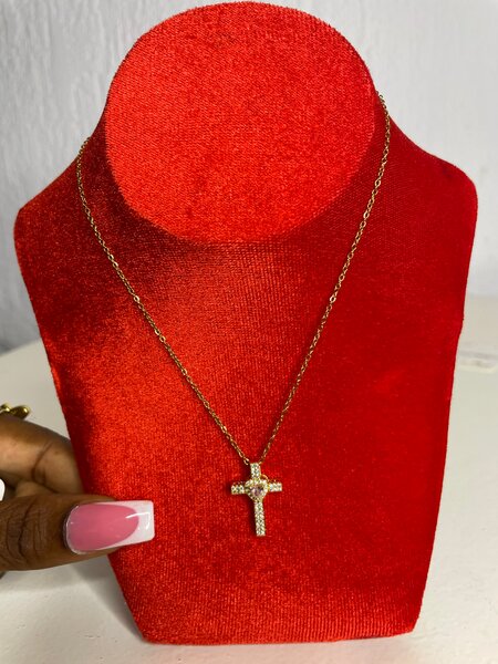 Collier croix en strass élégant