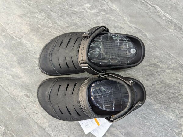 Yukon crocs first class