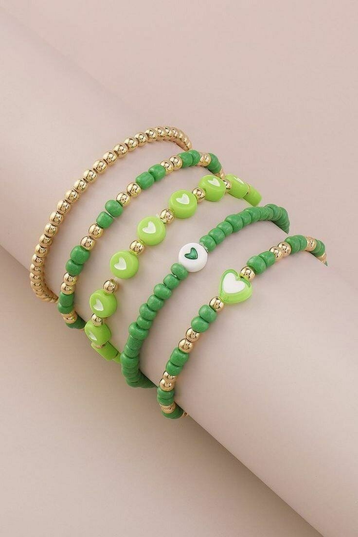 Bracelets colorés perles et cœurs