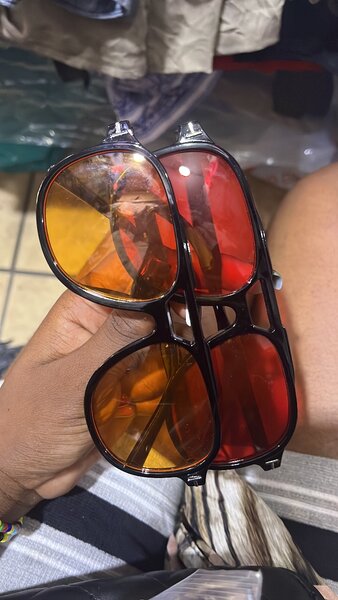 Lunettes de soleil colorées