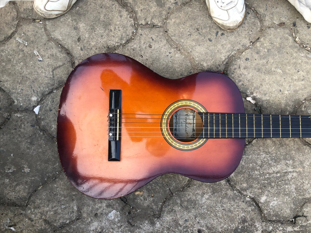 Guitare Classique en Bois