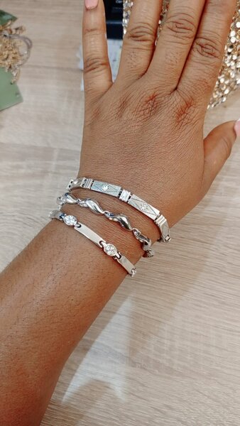 Bracelets élégants métalliques