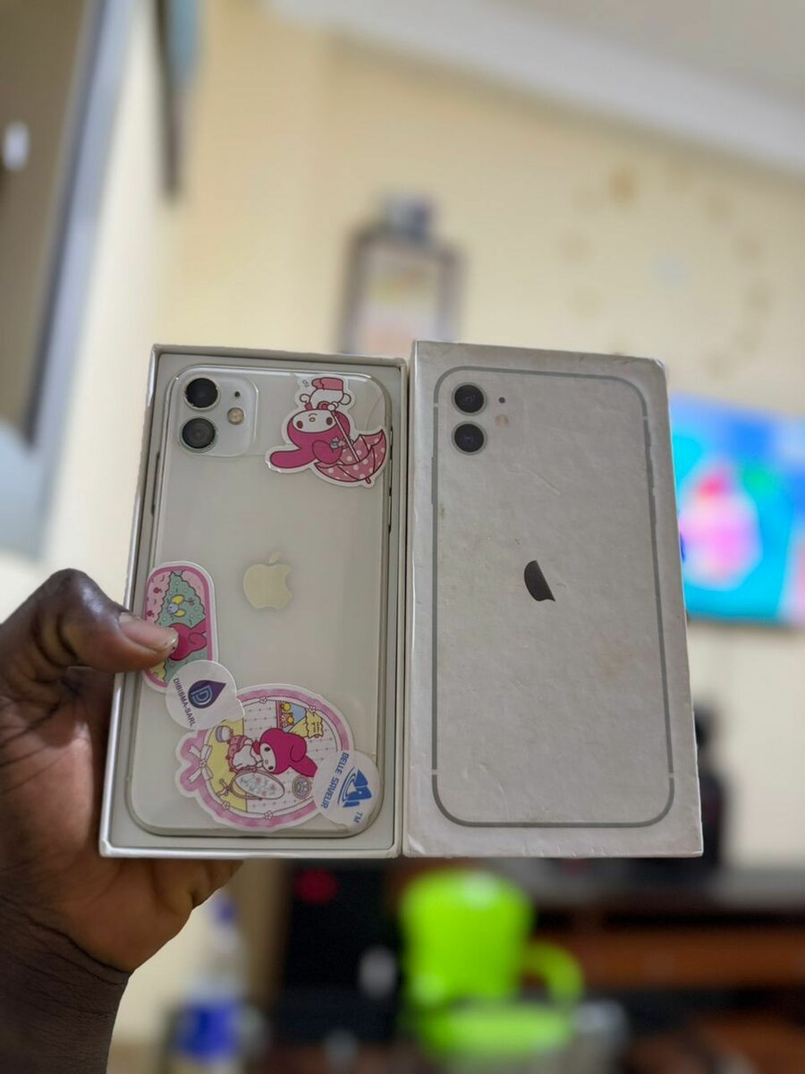 IPhone 11 64Go 2nd main