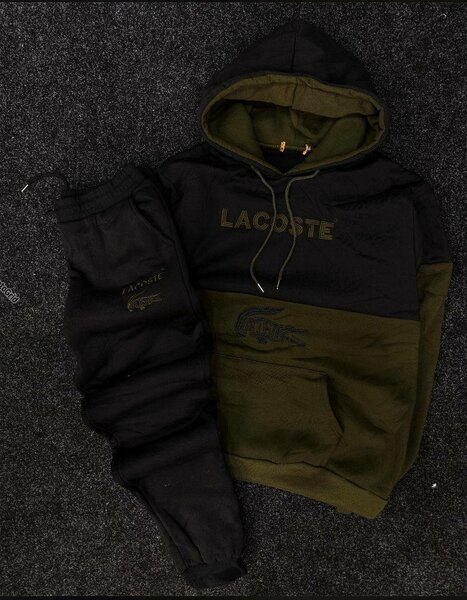 Survêtements Nike et Lacoste