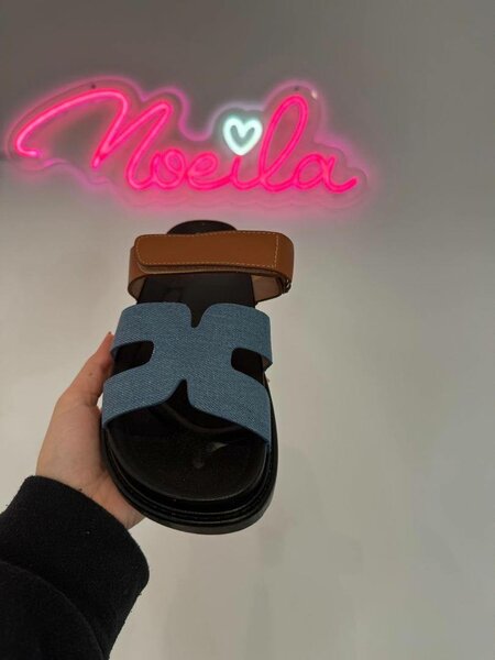 Sandale en cuir et denim