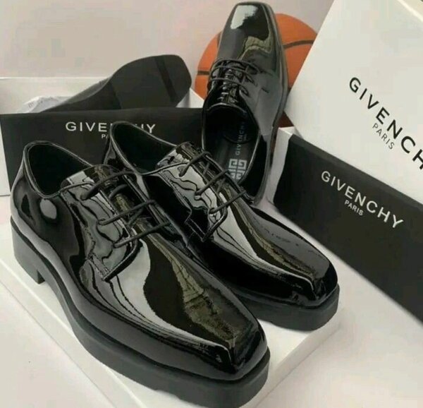 GIVENCHY LUXURY LOAFER