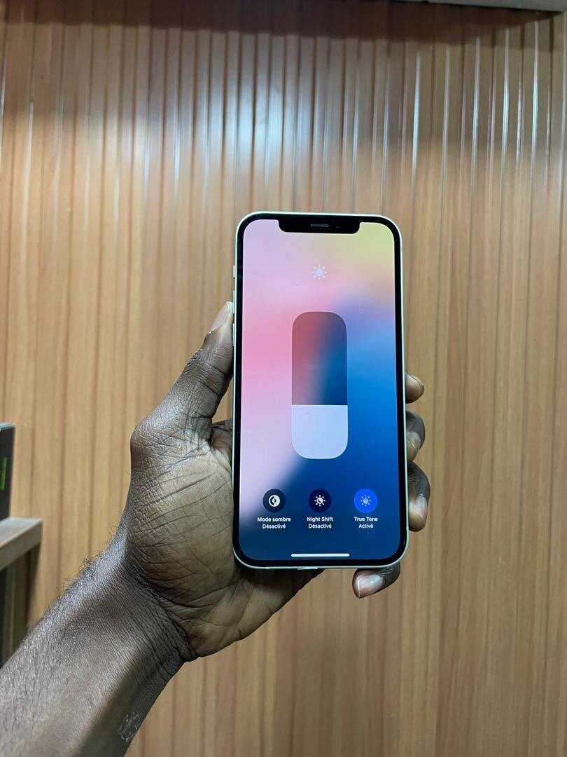 iPhone 12simple casi neuf