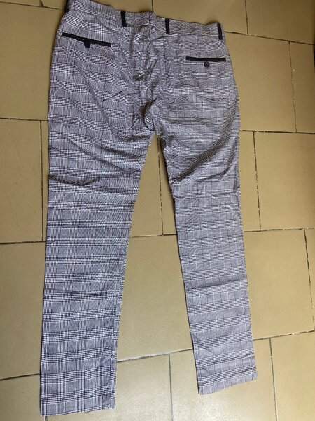 Pantalon à carreaux élégants