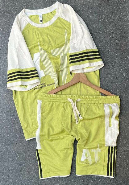 Ensemble de sport décontracté