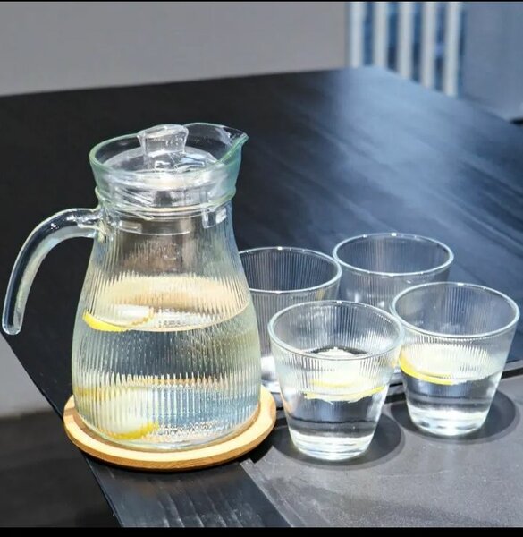 Ensemble carafe et verres en verre