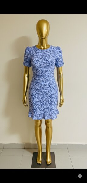 Robe bleue à imprimé floral