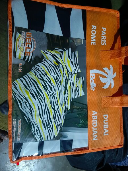 Parure de lit et rideaux modernes