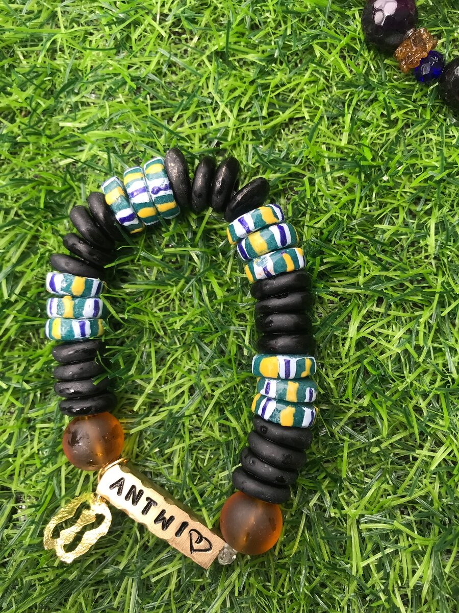 Beaded bracelet with name tag