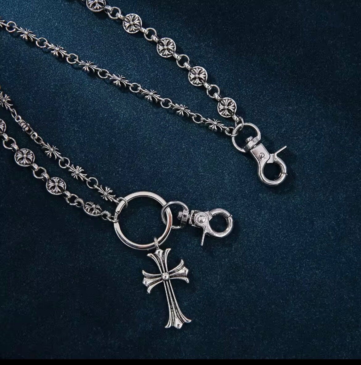 chaîne de pantalon en croix