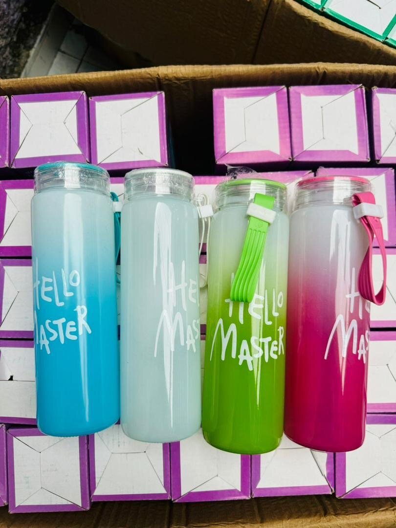Bouteilles Hello Master colorées