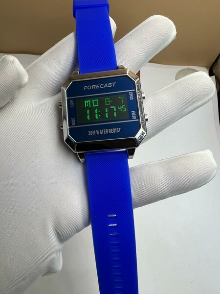 Montre numérique étanche bleue