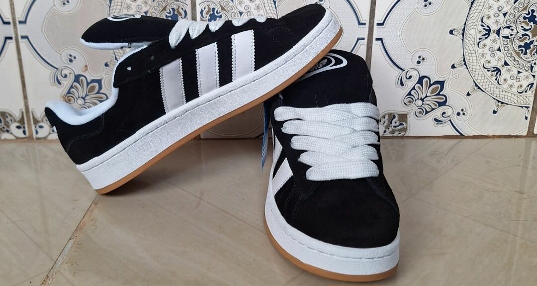 Baskets Campus noires et blanches