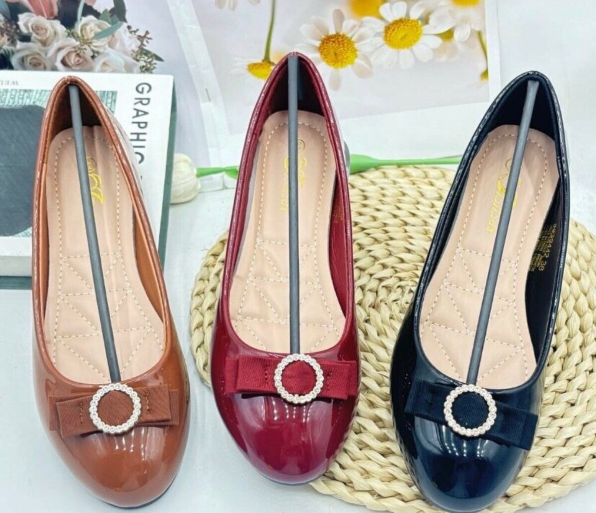 Flat shoes